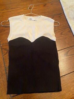 Zara Medium Ribbed Sweater Tank Black/Off White 12"W x 19"L stretches